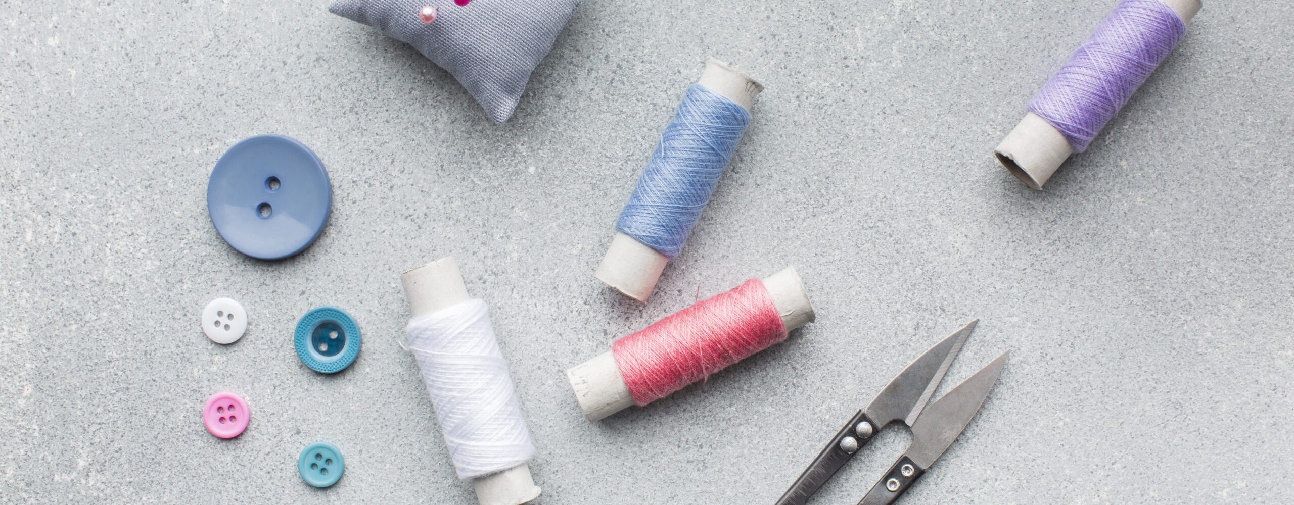 arrangement-haberdashery-colourful-accessories